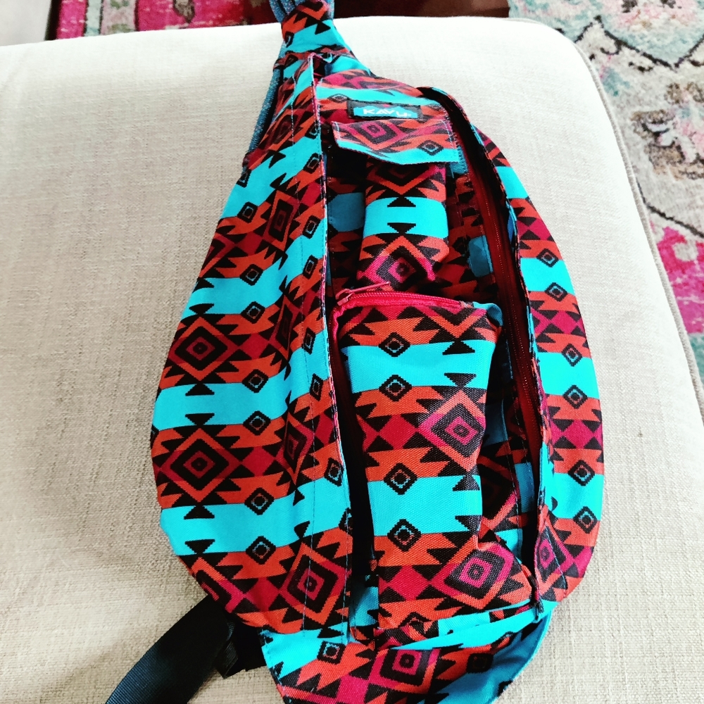 KAVU Blue & Red Horizon Blanket Rope Sling Backpack